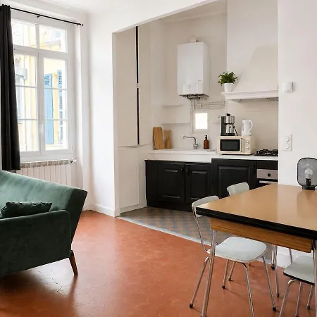 à Hyper Centre, 2 Personnes Appartement
